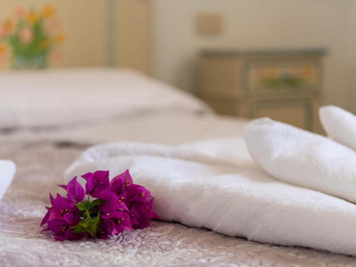 Bed and Breakfast Il Giardino Dell'Arte Capoterra Exterior foto